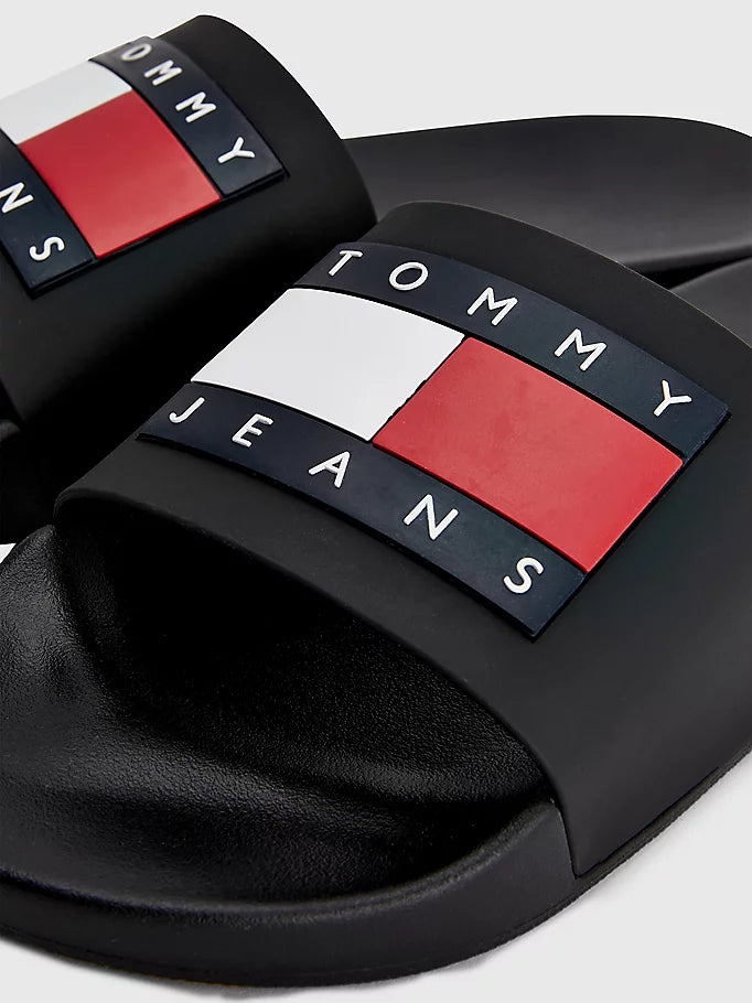 Tommy Jeans Essential Flag Badge Slide Black