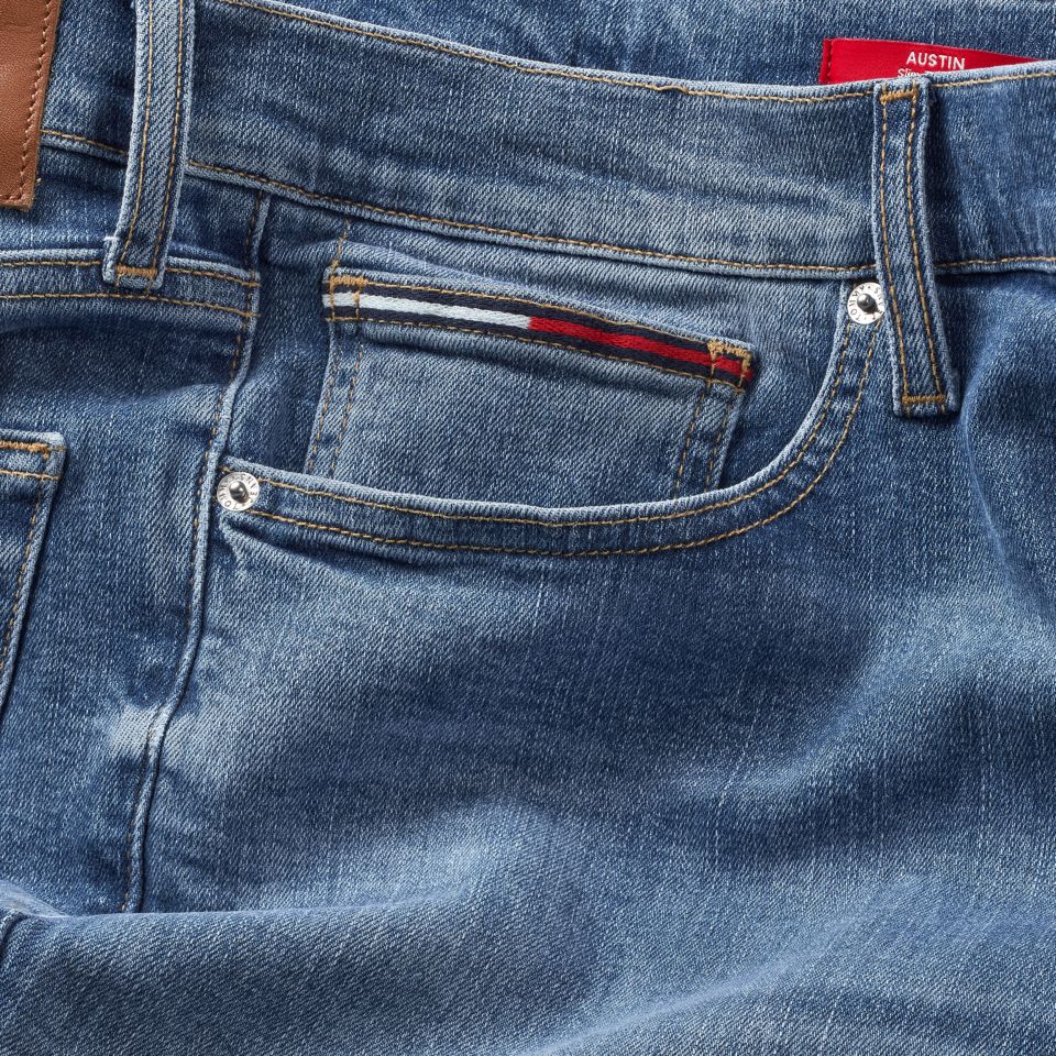 Tommy Jeans Austin Slim Taper Denim Light – Gas Station Jeans | Stretchjeans